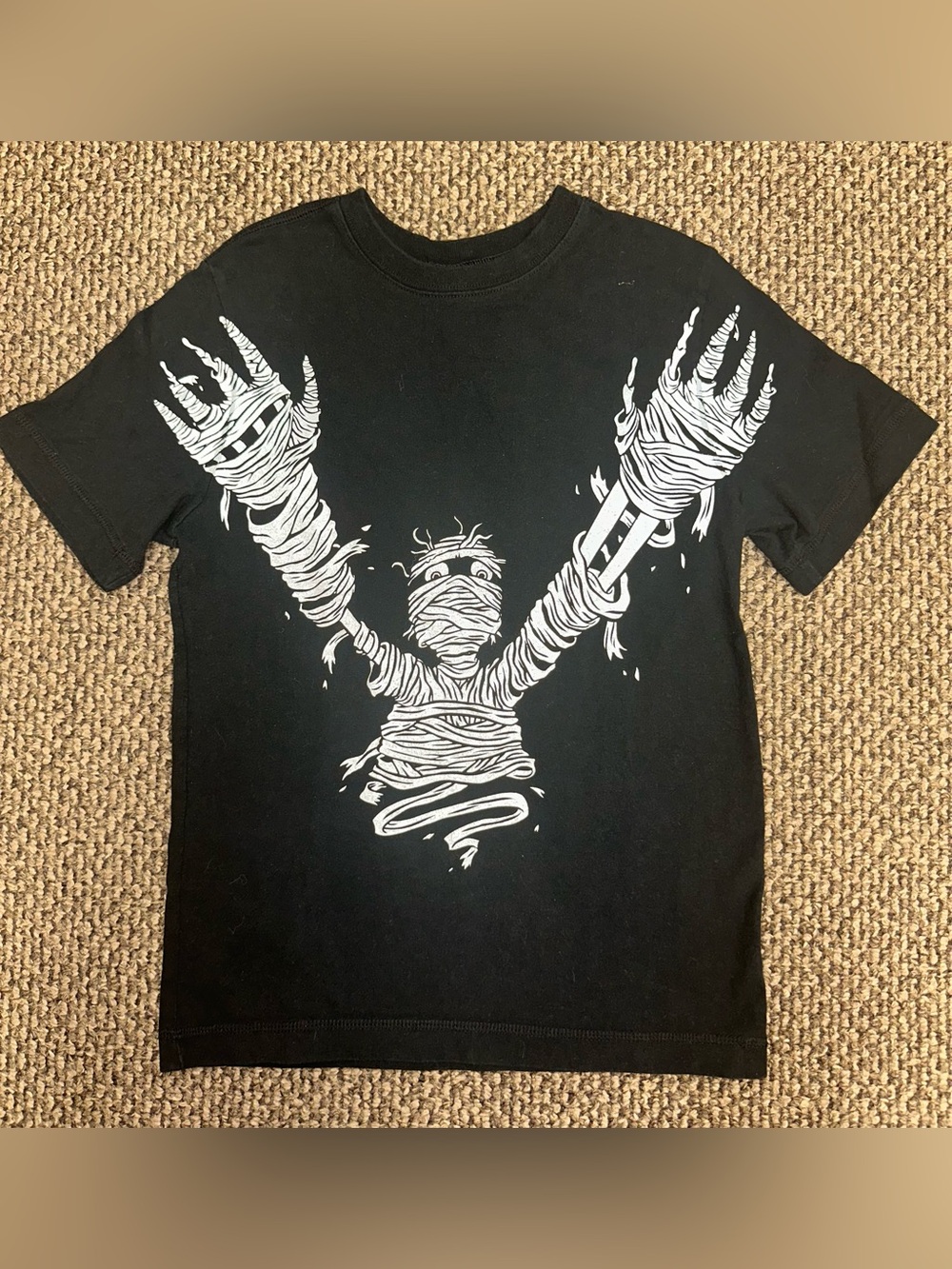 Youth Halloween Themed MUMMY Black Short Sleeve Tee Shirt Size M 8/10 MINT!